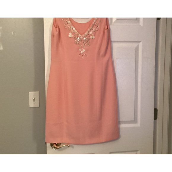 Dress - Picture 3 of 4